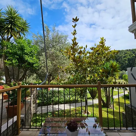 Apart-hotel The Pine Trees