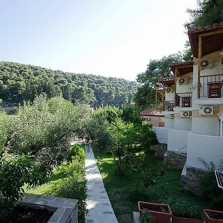 Aparthotel Pine Trees Agnontas