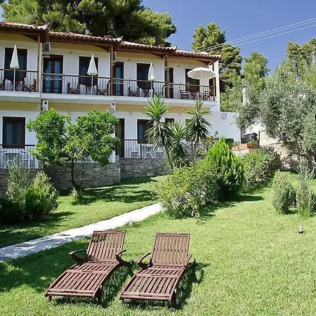 Apart-hotel The Pine Trees