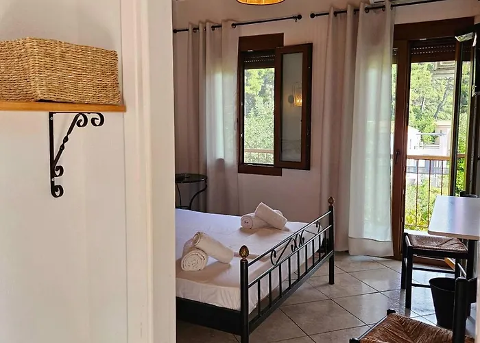 Lägenhetshotell The Pine Trees Agnontas